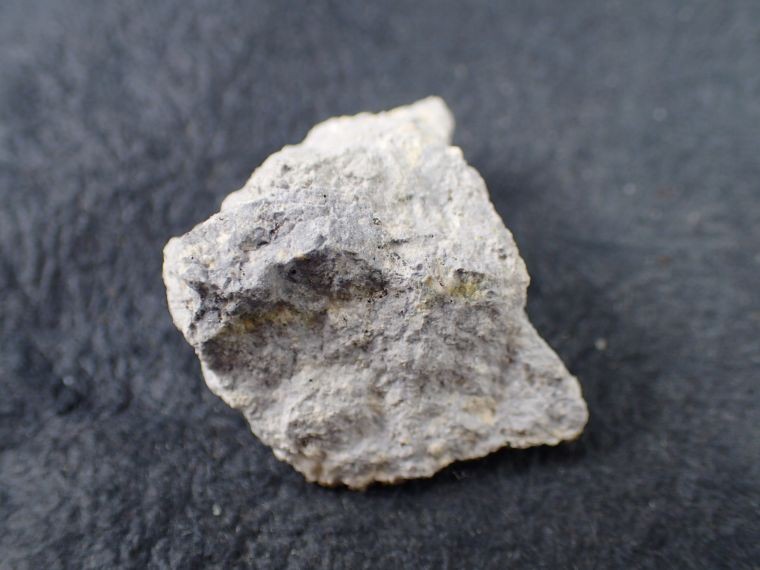 北投石(Hokutolite) 秋田県仙北市田沢湖玉川温泉産 寸法 ： ２７．１X２１．８X１５．４ｍｍ/７ｇ コレクションケース付  :14347:VECSTONECLUB - 通販 - Yahoo!ショッピング