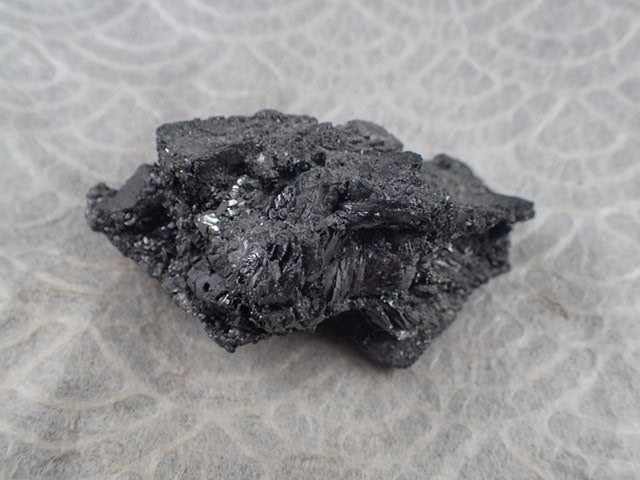 海外並行輸入正規品 最高品質ブラウン鉱(Braunnite) Ncwaning Mine を安く買う 美品 スピノサウルス sp361 ケース付き 62.78mm モロッコ産 本物 アンティーク/コレクション