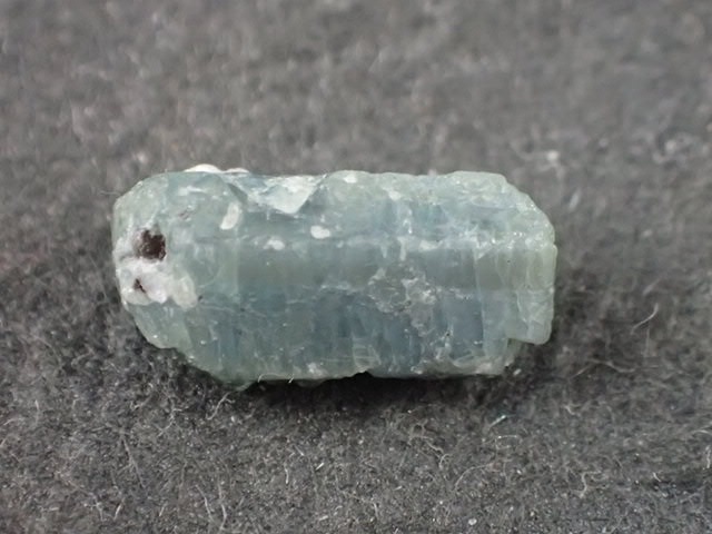 最高品質アレキサンドライト原石 Mangara, Manyara, Tanzania 産　寸法　： 10.2X5.3X4.7mm/2.65ct