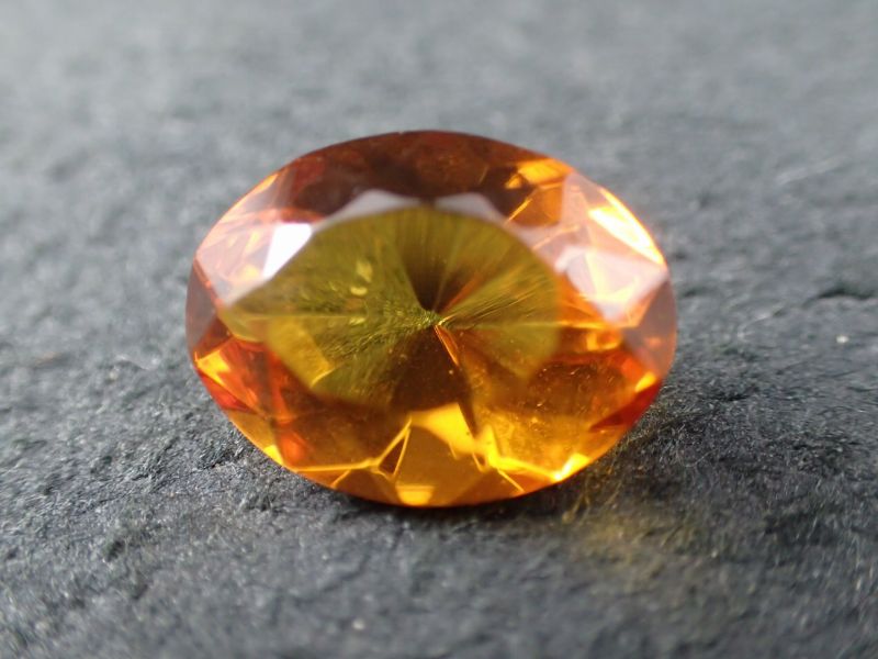 最高品質天然アンバー（Amber）琥珀 オーバルカット リトアニア 産 寸法 ： 15.9X12.1X9.2mm/3.75ct ルースケース付 :  w0554 : VECSTONECLUB - 通販 - Yahoo!ショッピング