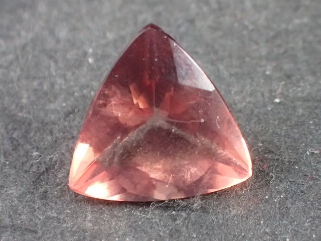 最高品質レッドフローライト(Red Fluorite) トライアングル・カット