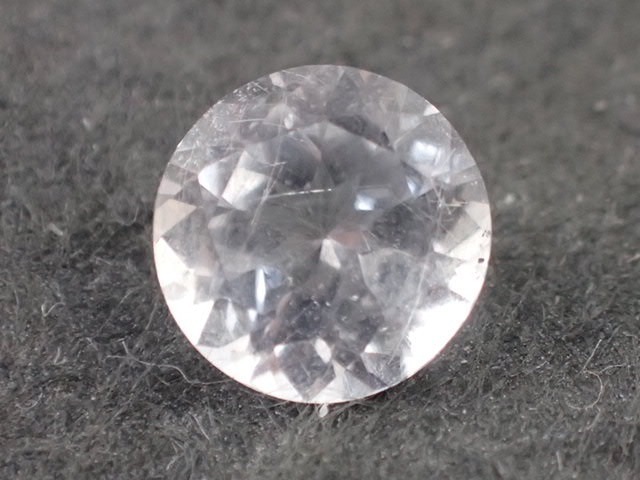 最高品質フェナカイト（Phenakite)） ブリリアントカット Mimonoso do Sad. EpironSanto,Brazil 産 寸法 ：  7.1X7.1X4.3mm/1.31ct ルースケース付 :88889595:VECSTONECLUB - 通販 - Yahoo!ショッピング