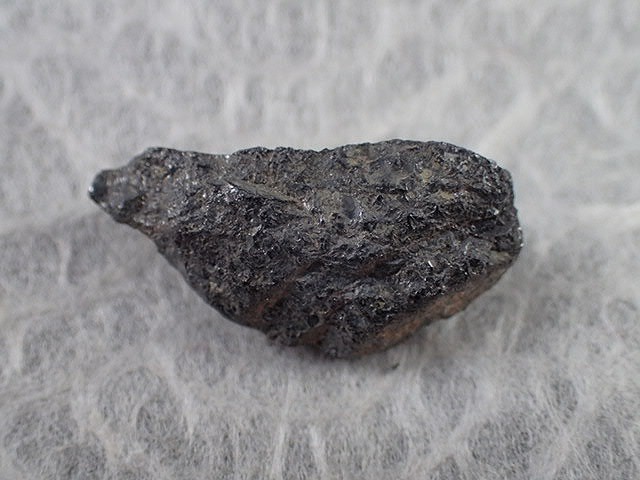 サマルスキー石(Samarskite) Penland, Mitchell Co., NC, USA 産 寸法