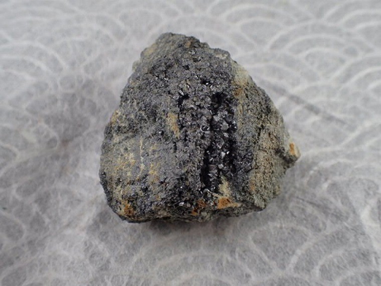 磁鉄鉱(Magnetite) 長野県南相木栗生 産 寸法 ： 46.7X46.5X29.6mm/108g :55556388:VECSTONECLUB  - 通販 - Yahoo!ショッピング