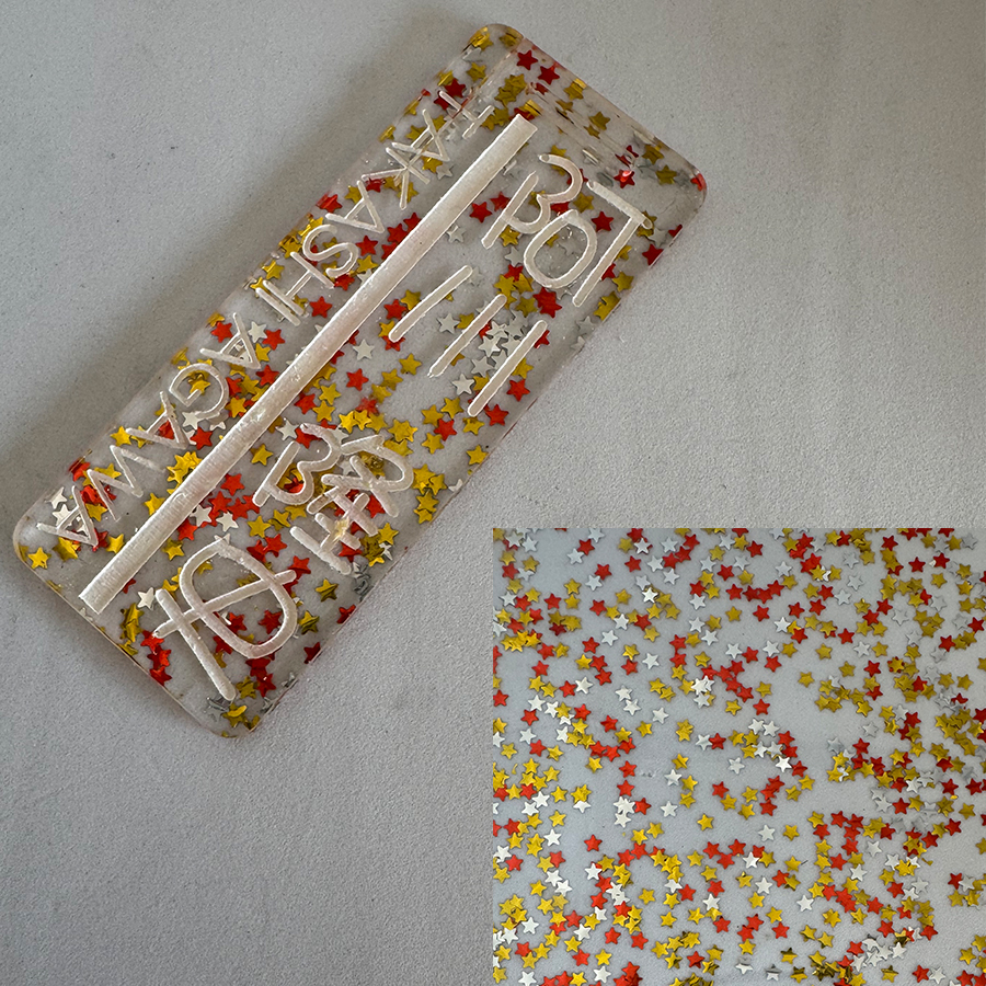 ゴルフ ネームプレート タグ 刻印 即日 名札 目立つ 柄ラメ ハート 星 当店限定 アクリル キャディーバッグ グリッター 10書体 10カラー レーザー彫刻 高級 |  | 08