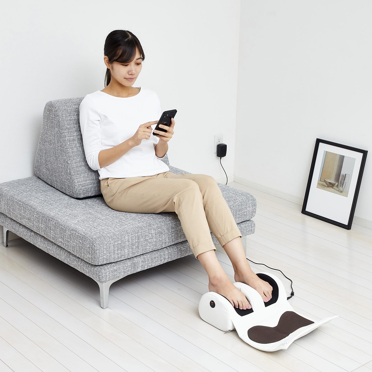 マッサージ器 マッサージ マッサージャー 足裏マッサージ 疲労回復 血行促進 健康 リラックス 振動 アタッチメント3種 肩 腰 脚 首 背中 腕 耐振動マット付き タイマー機能付き 強度設定 リモコン操作 専用収納箱付き もみほぐし マッサージ器 足裏マッサージ 足 マッサージ マッサージャー フット