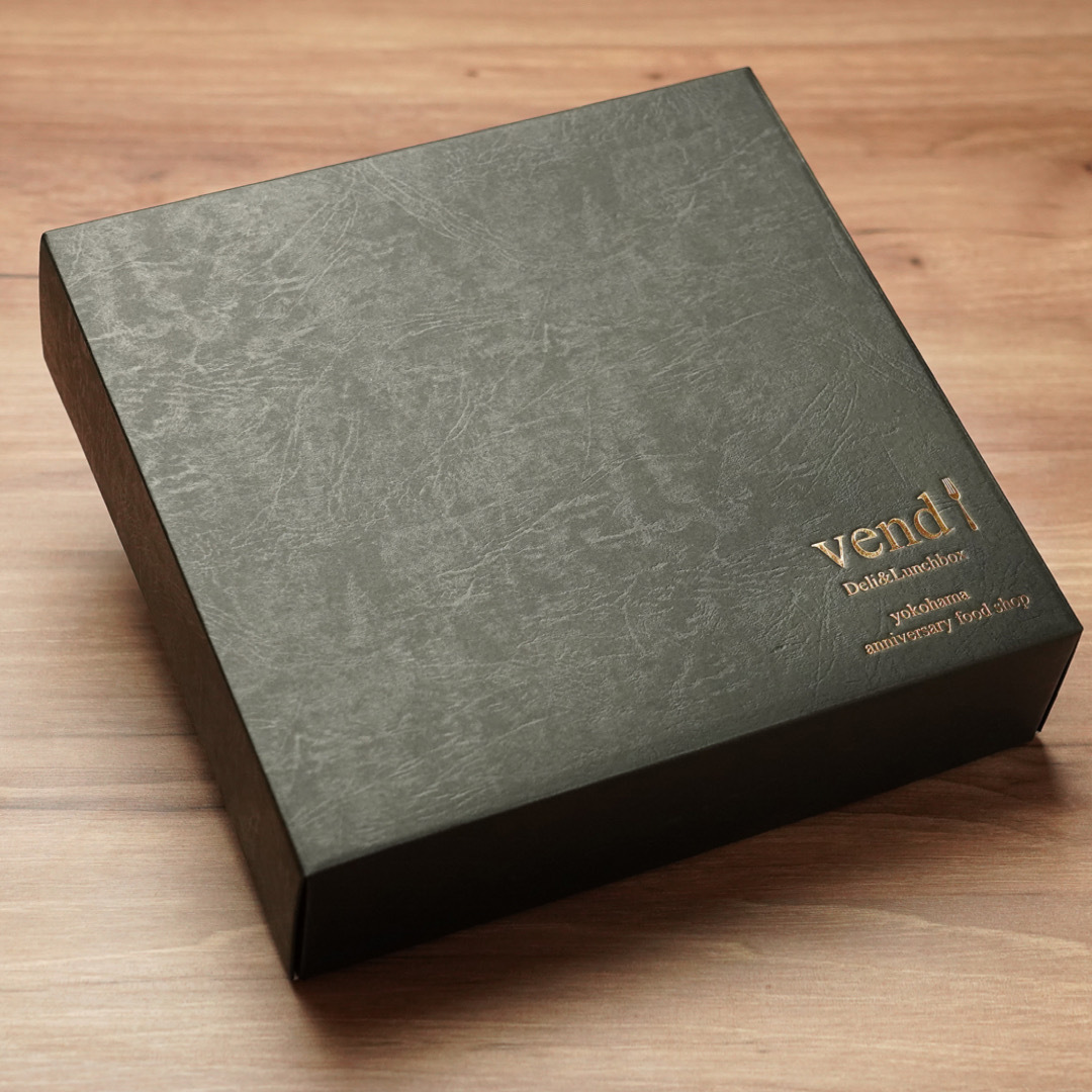 【マスタード4個+オリーブオイル1本/ 5個入】 プレミアム 熟成 生マスタード と 9 ハーブ ＆ スパイス オリーブオイル ギフト ボックス vend 横浜 お土産 記念日 |  | 05