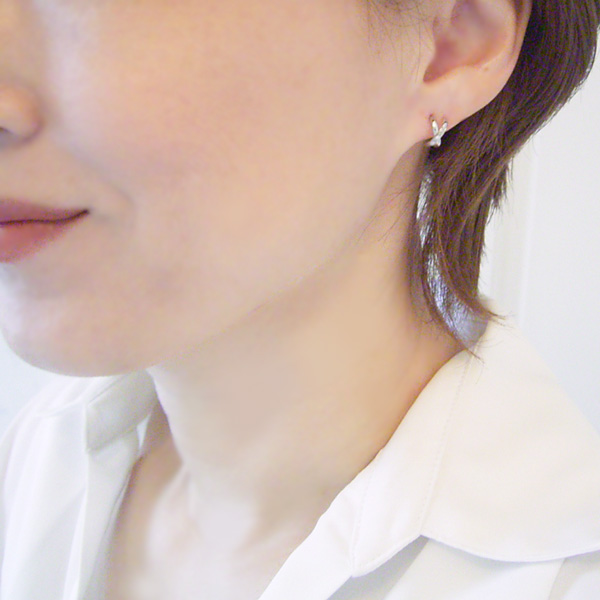 天然ピンクダイヤモンドピアス　プラチナpt900 希少な天然ピンクダイヤモンド 0.159ct FAINT PINKカラー/I-1