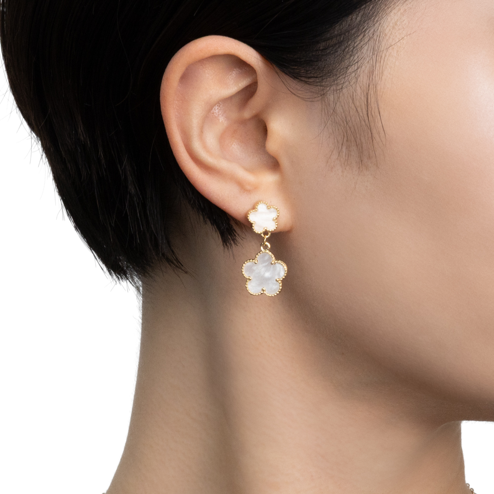 フラワー イヤリング (ホワイト)