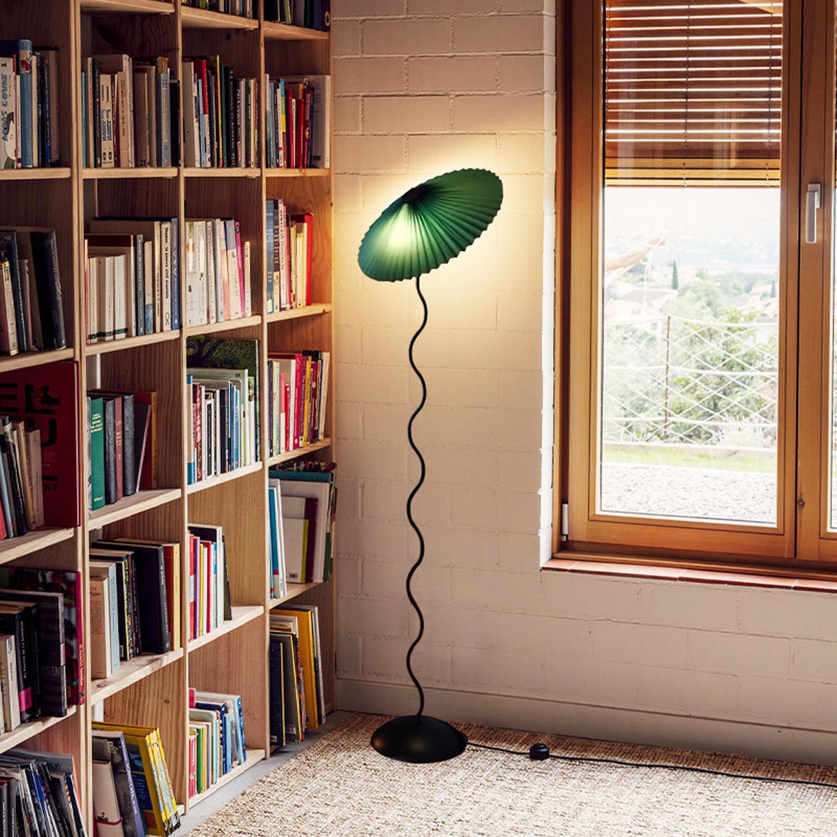 VeroMan くねくね揺れる曲線美フロアライト スチール製タンドランプ