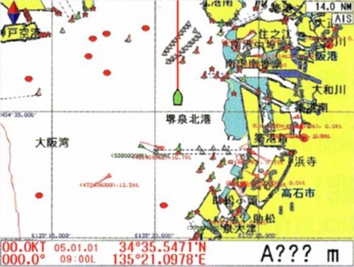 AIS受信機と接続することで、地図上に大型船などの他船情報を表示することができます。 AIS受信機と接続することで、地図上に大型船などの他船情報を表示することができます。