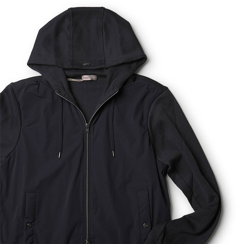 【極美品】Herno 42 Sサイズ　ブラック ブルゾン　MA-1 ジャケット 極美品】Herno 42 Sサイズ ブラック ブルゾン MA-1 ジャケット