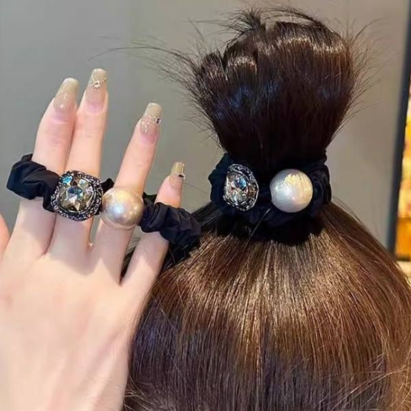 50円offクーポン］シュシュ 大粒ビジュー まとめ髪 ヘアアクセサリー