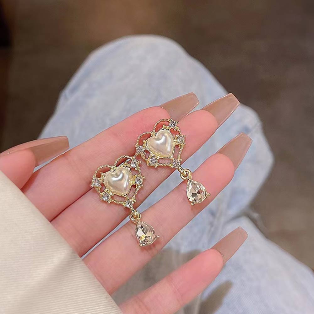 FLASH SALE］イヤリング 揺れる パール ハート ビジュー 大ぶり 痛く 