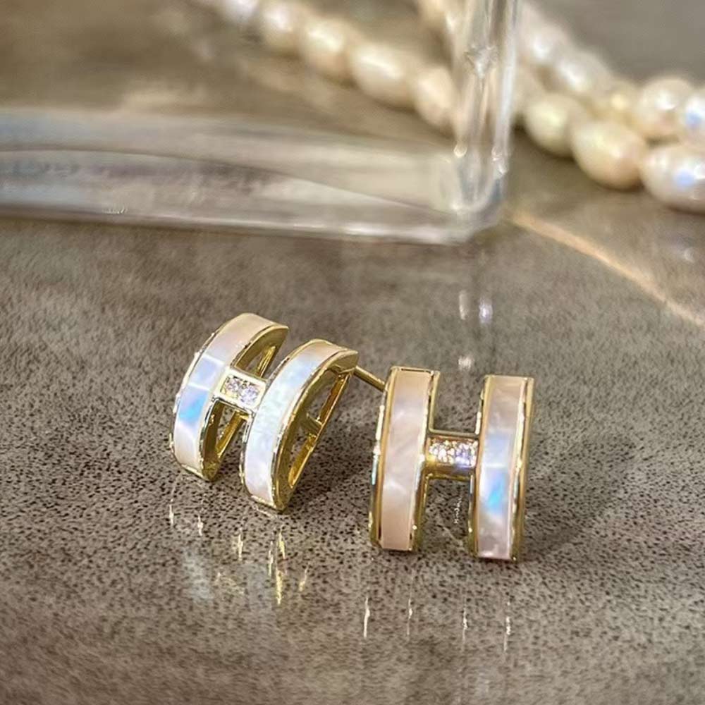 FLASH SALE］Hロゴ イニシャル デザイン ピアス アクセサリー 韓国