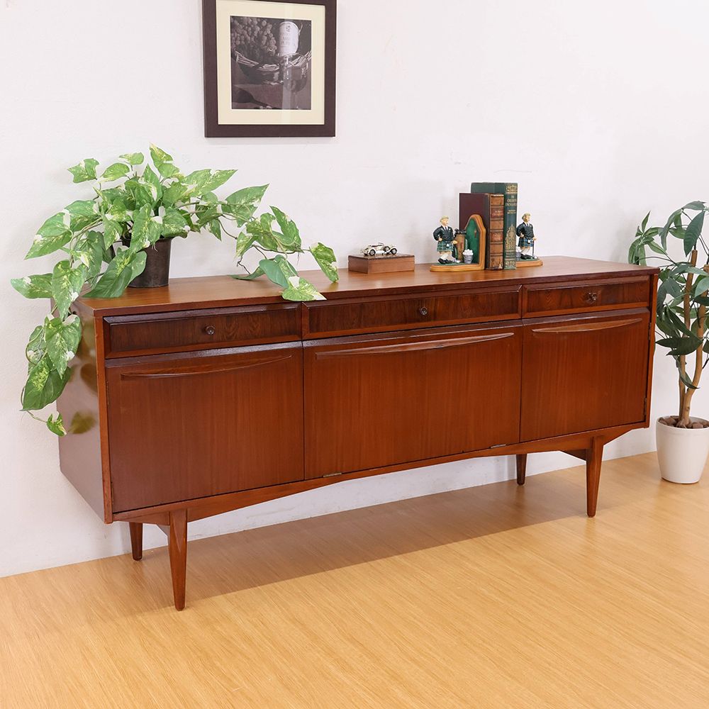 UK イギリス　チーク材　ヴィンテージ　サイドボード 1960s サイドボード EON 英国 ヴィンテージ チーク材 1960年代 イギリス