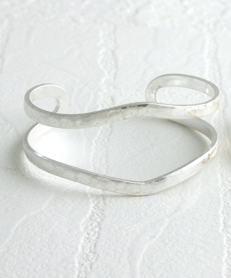 メタルバングル