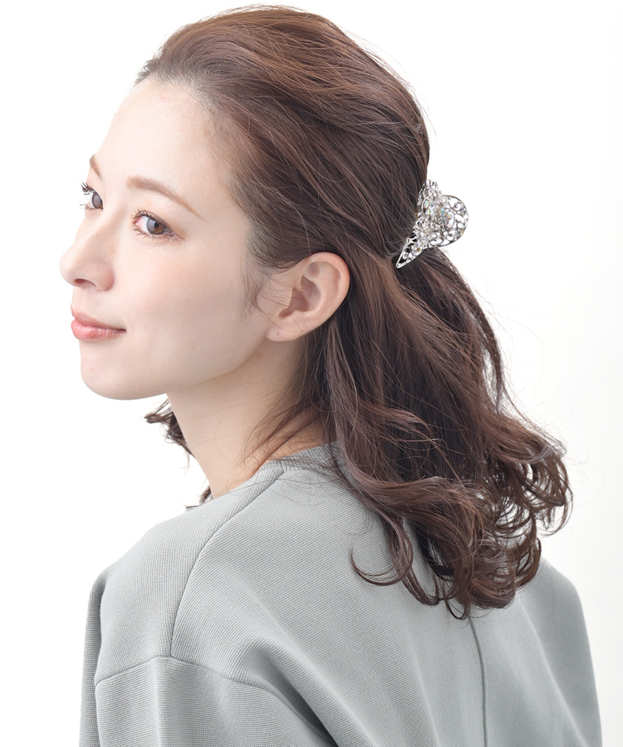 ビジュー付きメタルハート型バンスクリップ