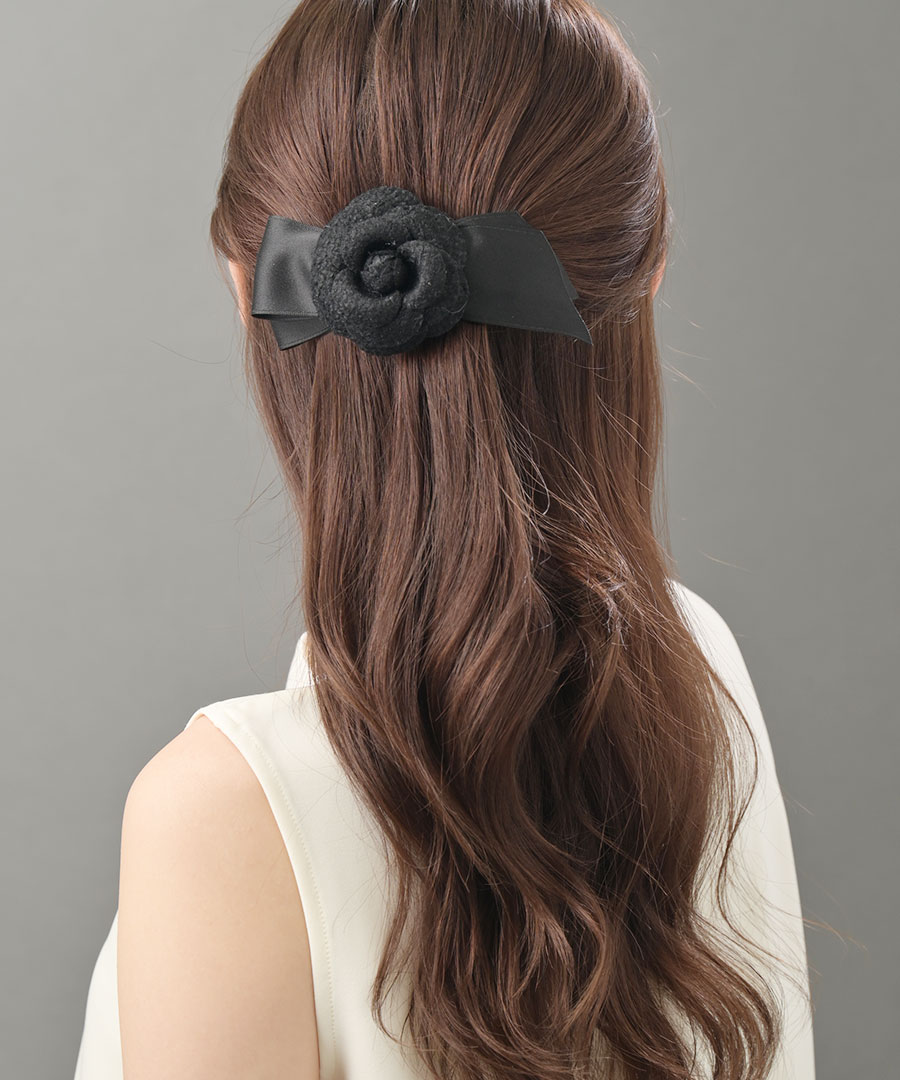 再再販　リボン　ヘアアクセサリー 大人可愛い　カメリア フォーマル111. ヴァンテーヌ カメリアモチーフバレッタ 上品リボンデザイン