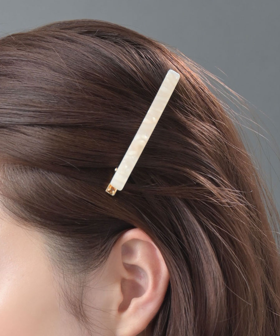 新品heyep ヘアクリップ べっ甲柄　ポーチ付き 新品heyep ヘアクリップ べっ甲柄 ポーチ付き heyep＞ロゴ ハンドル