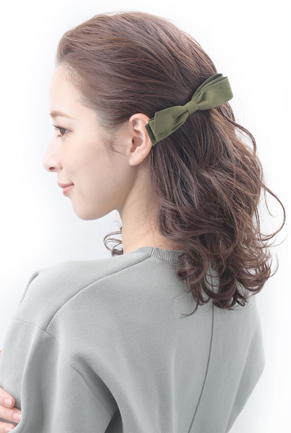 【新品未使用】　新品アレクリポンバレッタ　ベージュ ヴァンテーヌ バレッタ リボン スエード調 シンプル ヘアクリップ 大人