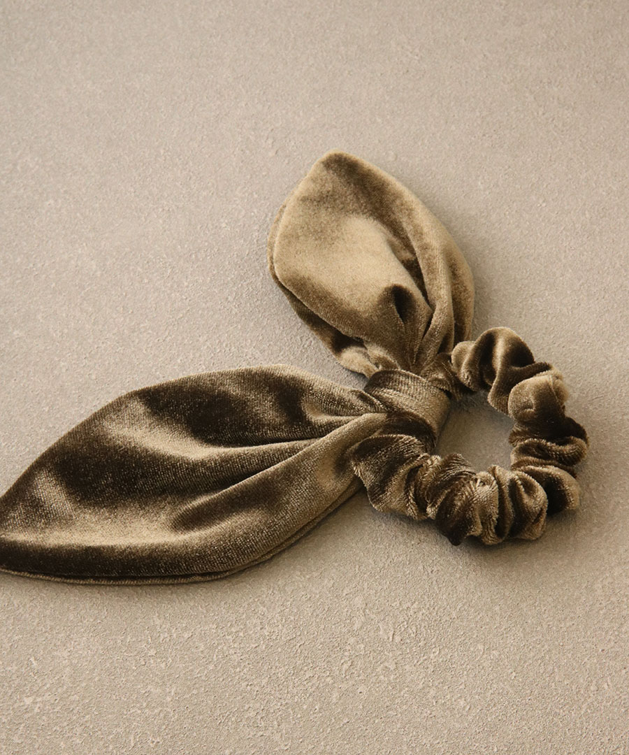 ベロア リボン シュシュ ヘアゴム