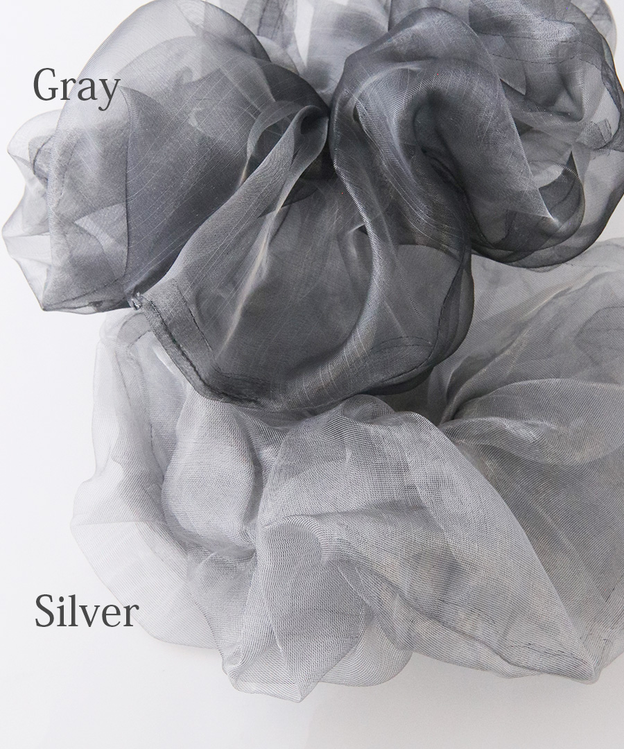 軽やかな透け感と立体ボリュームが華やぐ オーガンジー素材のビッグシュシュ