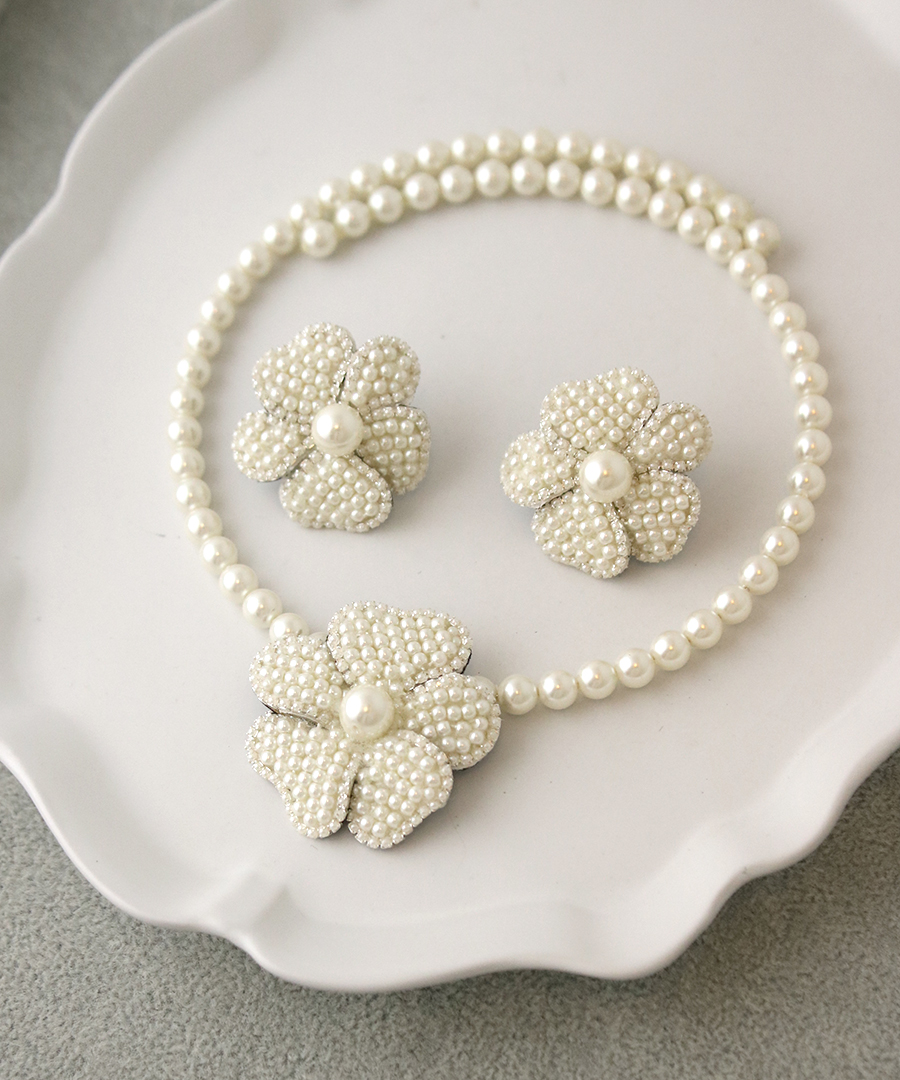 パールフラワー チョーカー