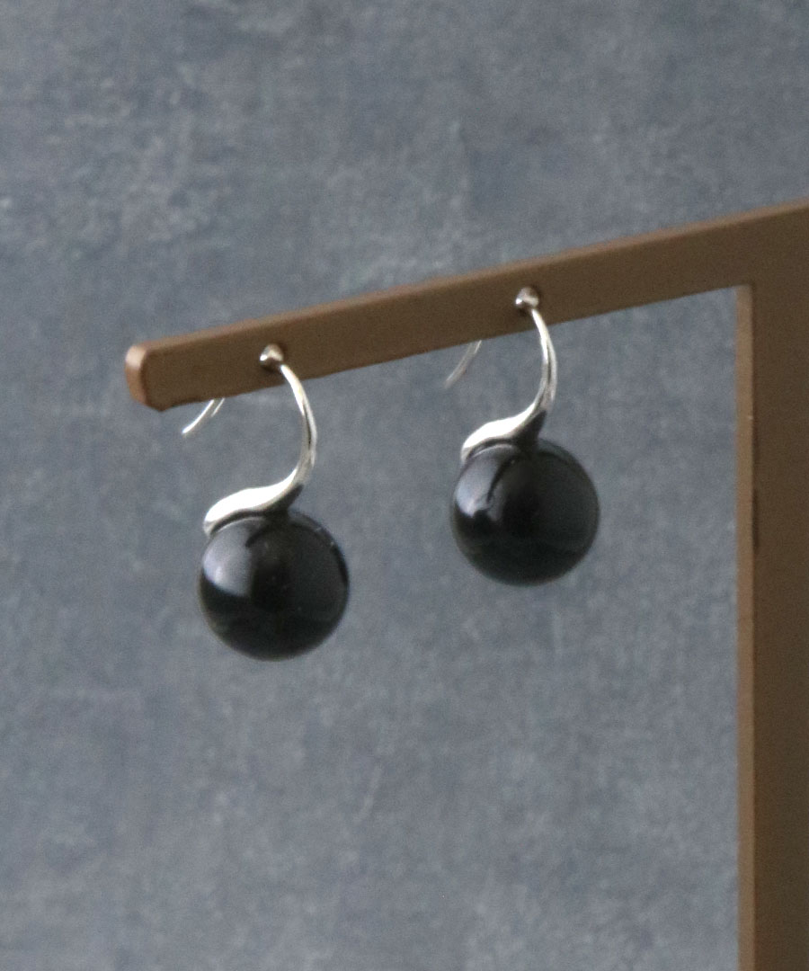 10mm ブラックボール フックピアス