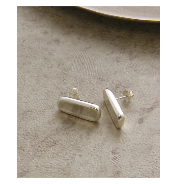 【SILVER 925】vintage ピアス MODERN VINTAGE】925素材のモダンな雰囲気をまとうアクセサリー