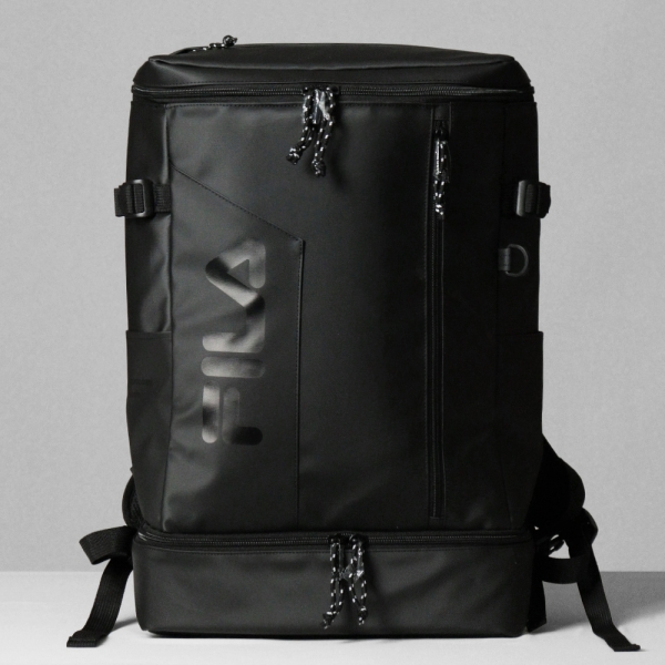 新品・未使用／タグ付き　FILA 撥水リュック　バックパック（ブラック・30L） FILA フィラ リュック バッグ バックパック メンズ レディース