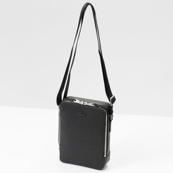 LACOSTE（ラコステ） ショルダーバッグ CHANTACO バーティカル カメラ