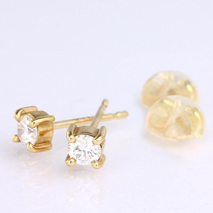 計0.1ct PT 天然ダイヤモンドピアス　ほんのりイエロー s1_a.jpg