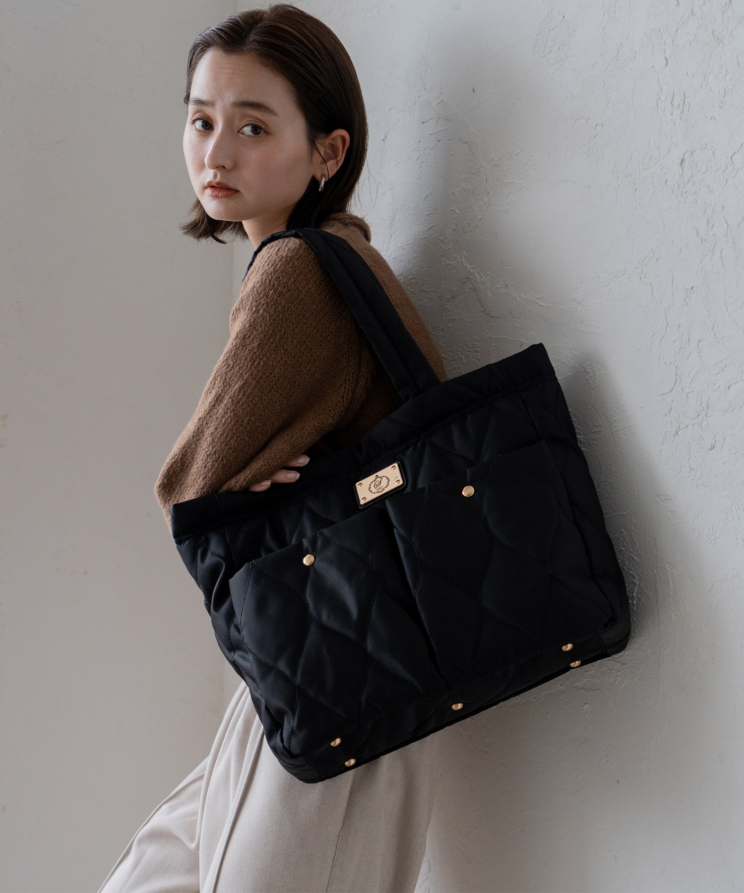 美品 バリー キルティング ダブル チェーン レザー タッセル ショルダーバッグ 肩掛け トート ネイビー 紺 レディース REE DV5-9 VitaFelice（ヴィータフェリーチェ） トートバッグ レディース 小さめ