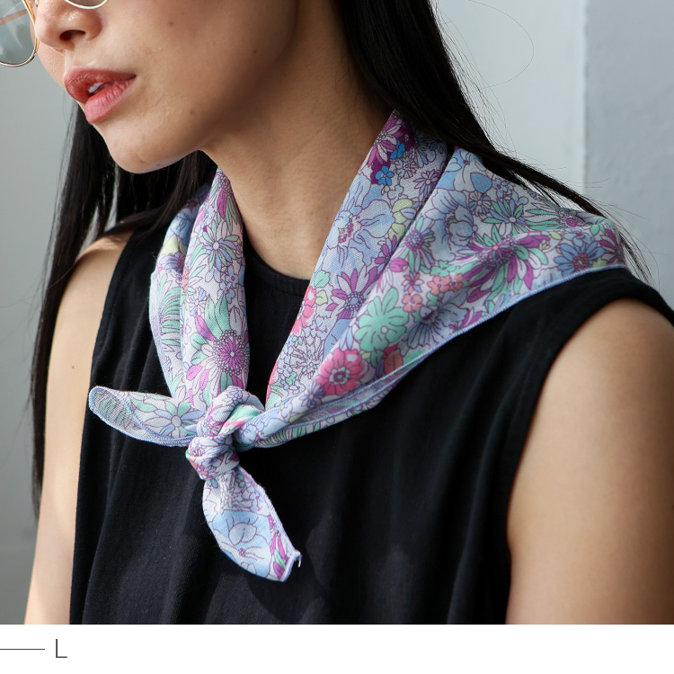 ANATOMICA ネイビー 花柄 バンダナ　スカーフ ANATOMICA ネイビー 花柄 バンダナ スカーフ BAYBLO スカーフ