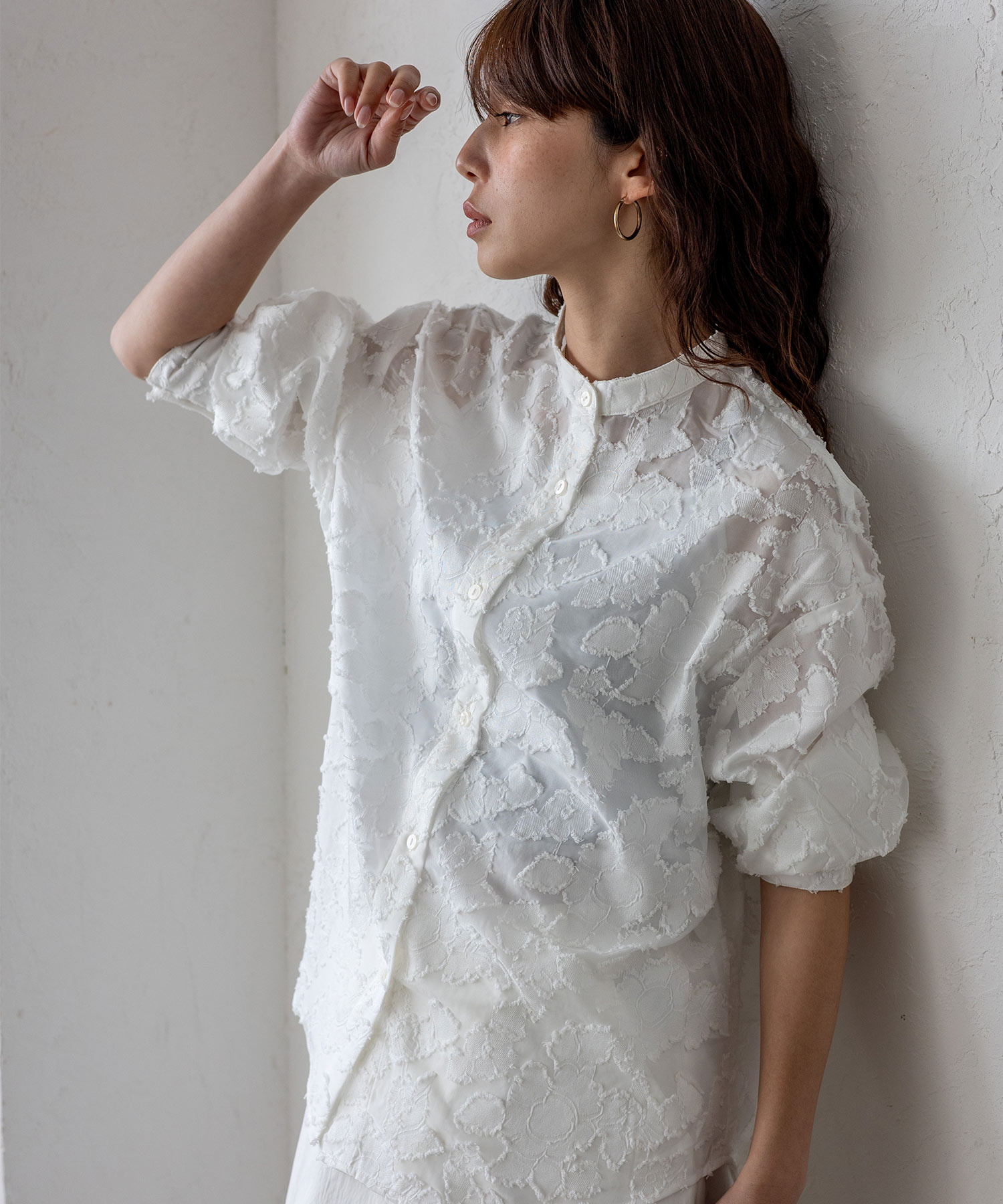 サンタ　　シルク100% シースルー　シアー　刺繍　ブラウス　白 VitaFelice（ヴィータフェリーチェ） シアーシャツ レディース 長袖