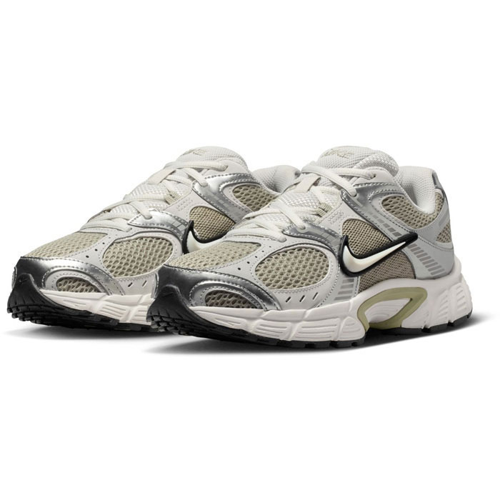 NIKE（ナイキ） レディース V5 RNR スニーカー Y2K シューズ 紐靴