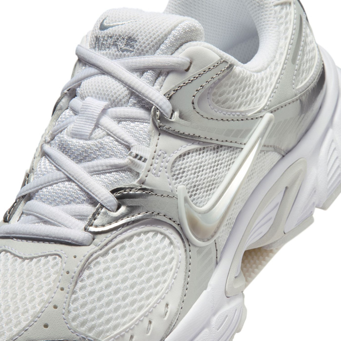 NIKE（ナイキ） レディース V5 RNR スニーカー Y2K シューズ 紐靴