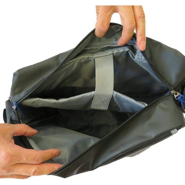 ベルギー製】メンズレザーメッセンジャーバッグ（防水撥水素材）、ほぼ