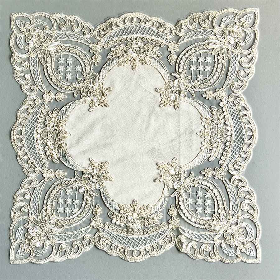送料無料レース】ドイリー 40×40cm 花瓶敷き 敷物 イタリアンレース