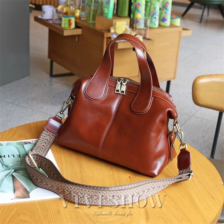 本革 ショルダーバッグ バッグ カバン 牛革 革 レディース レザー 女性 皮 財布 大きめ A4 バッグ 軽い 肩掛け 旅行バッグ ハンドバッグの画像
