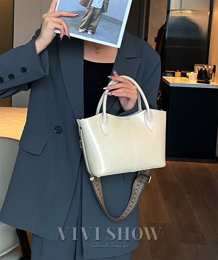 本革 ショルダーバッグ バッグ カバン 牛革 革 レディース レザー 女性