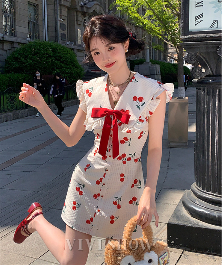 赤いリボンと花柄の半袖ミニワンピース ワンピース ミニワンピース レディース ミニ丈 リボン ノースリーブ