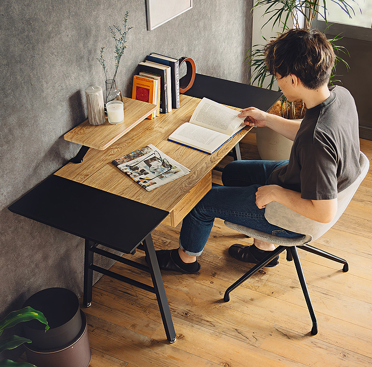 パソコンデスク 幅135 奥行55cm 伸長式ミニ天板 引き出し収納 可動棚