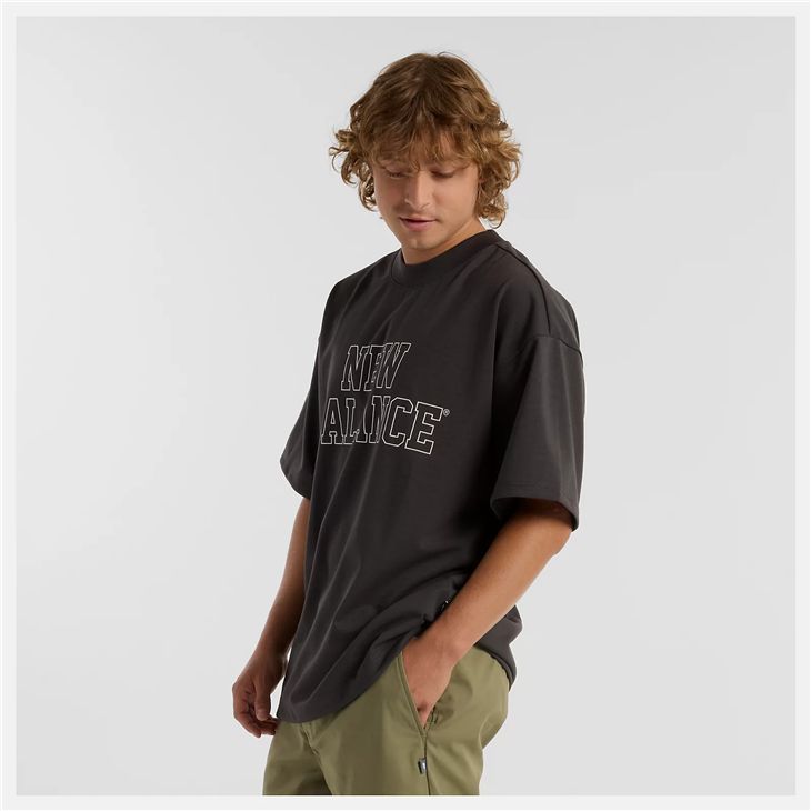 リバプール　new balance トレーニング Tシャツ XL 新品未使用 New Balance（ニューバランス） 半袖 Tシャツ メンズ オーバーサイズ