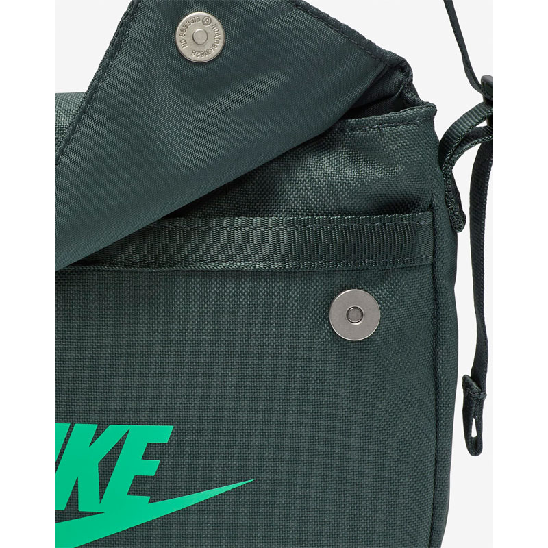 green（グリーン） ナイキ ショルダーバッグ 3L レディース かばん