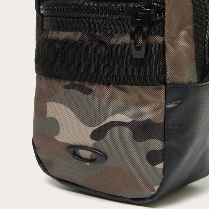 極美品】OAKLEY オークリー メッセンジャーバッグ カーキ ミリタリー