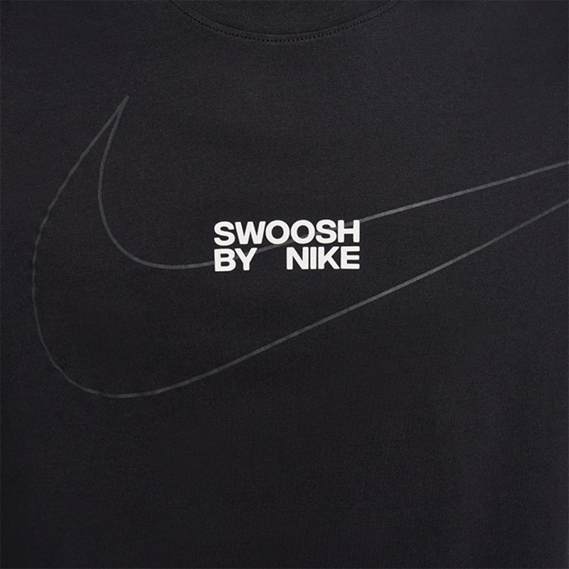【Nike】NSW Swoosh ロゴ プリント クルーネック Tシャツ ♪ Nike】NSW Swoosh ロゴ プリント クルーネック Tシャツ ♪ (Nike
