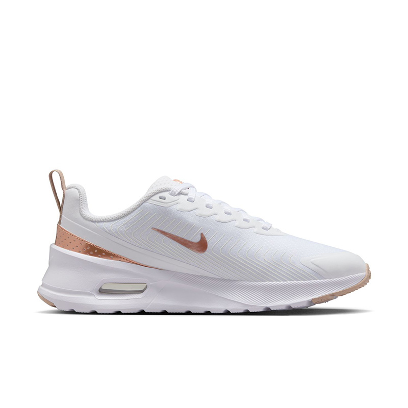 NIKE（ナイキ） スニーカー レディースシューズ エア マックス ニュ