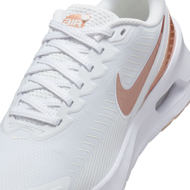NIKE（ナイキ） スニーカー レディースシューズ エア マックス ニュ